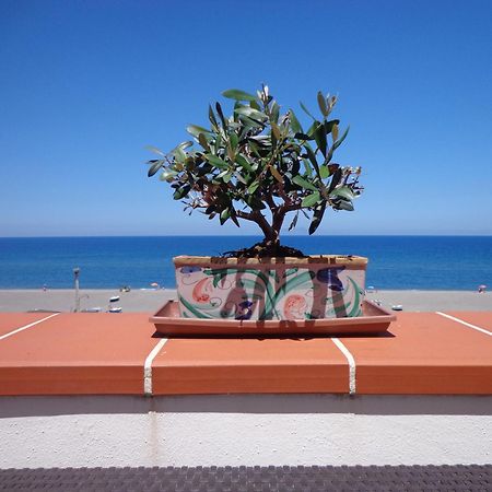 Vacanze Al Mare Patrizia'S Sweet Home Terme Vigliatore Dış mekan fotoğraf
